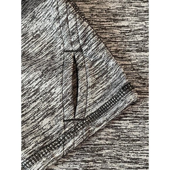 00634 ClimateRight by CuddlDuds LS Athletic Top Heathered Gray L/G Thumbholes - Picture 4 of 10